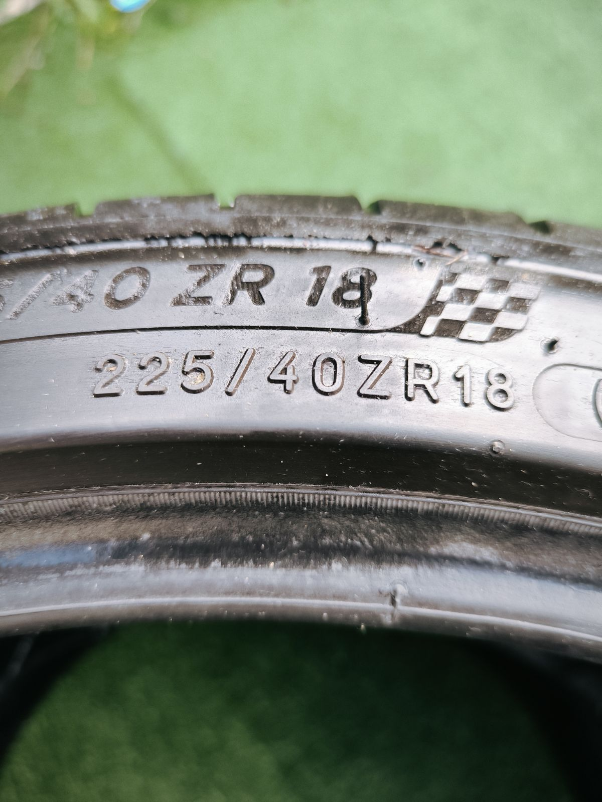 Pneus 225/40/18 - Miniature 2