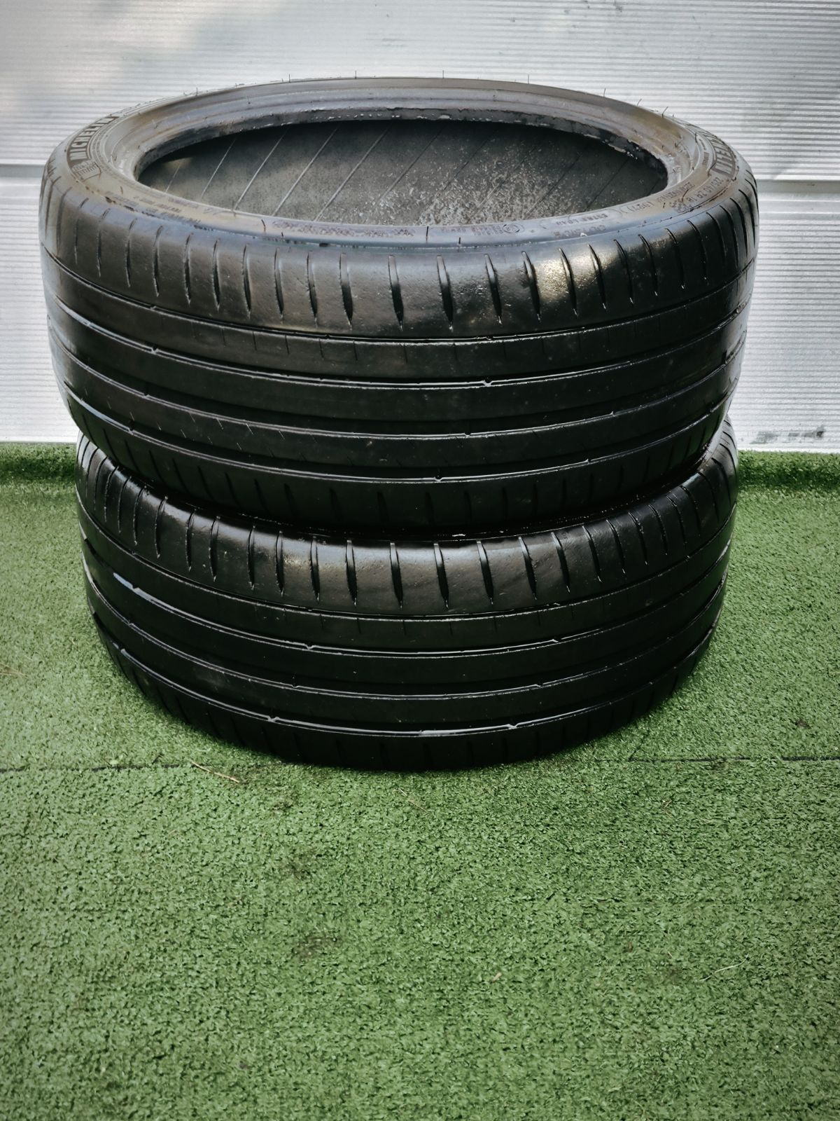 Pneus 225/40/18 - Miniature 3