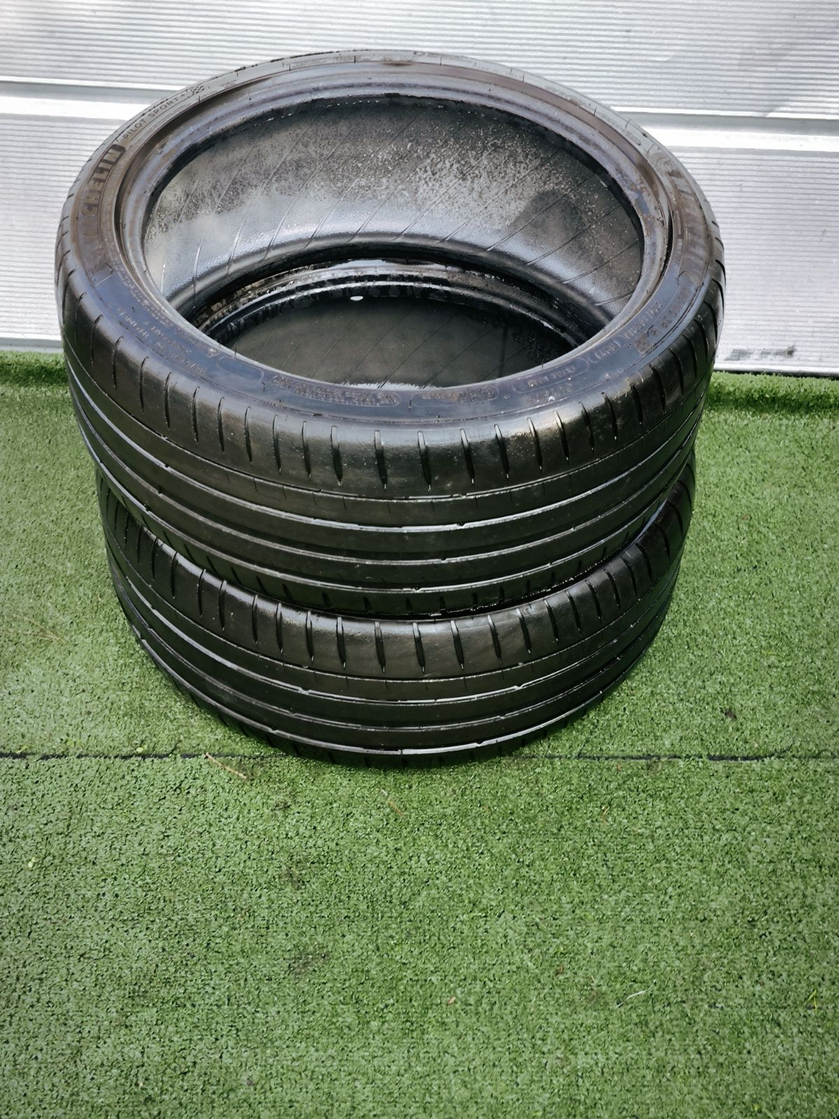 Pneus 225/40/18
