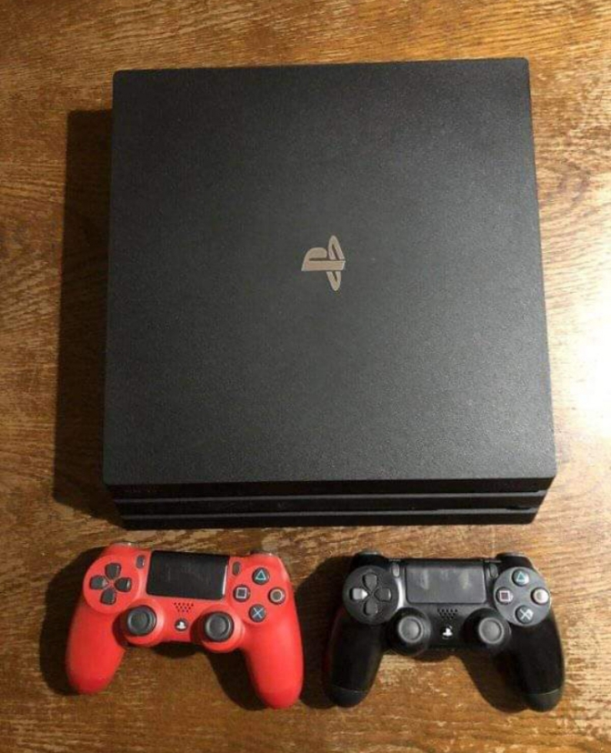 PlayStation PS4 pro état neuf