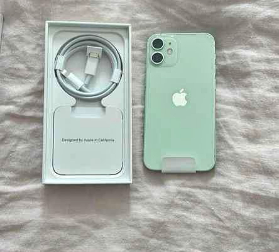 iPhone 12 vert avec boîte et accessoires