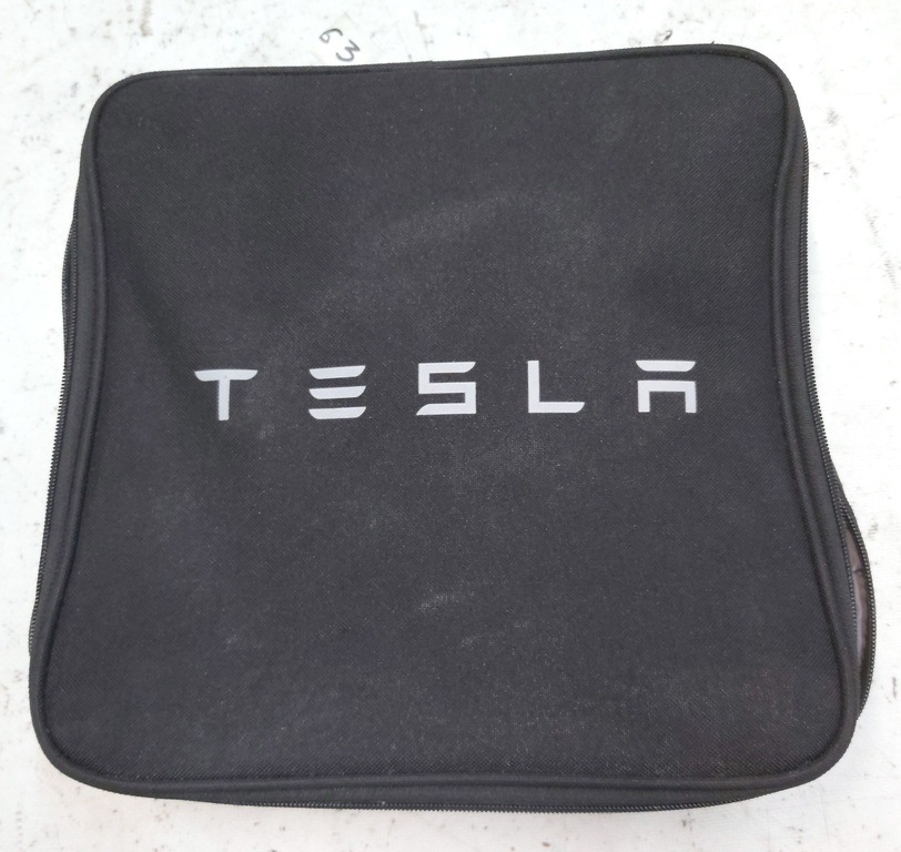 Étui-sac de chargeur sans serrure TESLA Tesla tous les modèles
1126118-00-B x-Uc