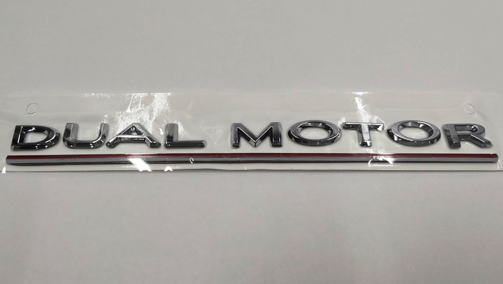 Emblème "DUAL MOTOR" PERFORMANCE couvercle de coffre Tesla modèle Y
1484849-00-A