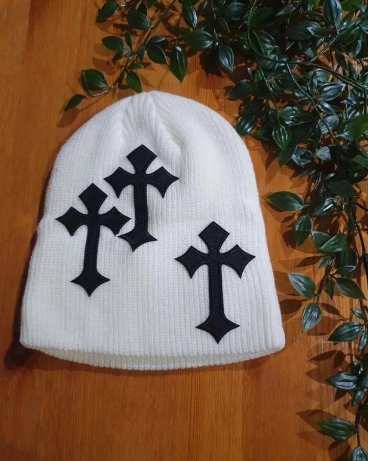 BONNET Y2K BLANC ET NOIR