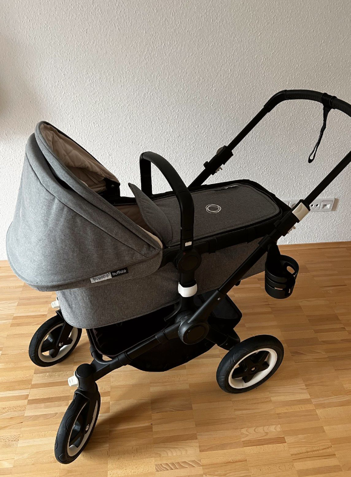 Poussette Bugaboo dans la la couleur limitée Mélange Grey .