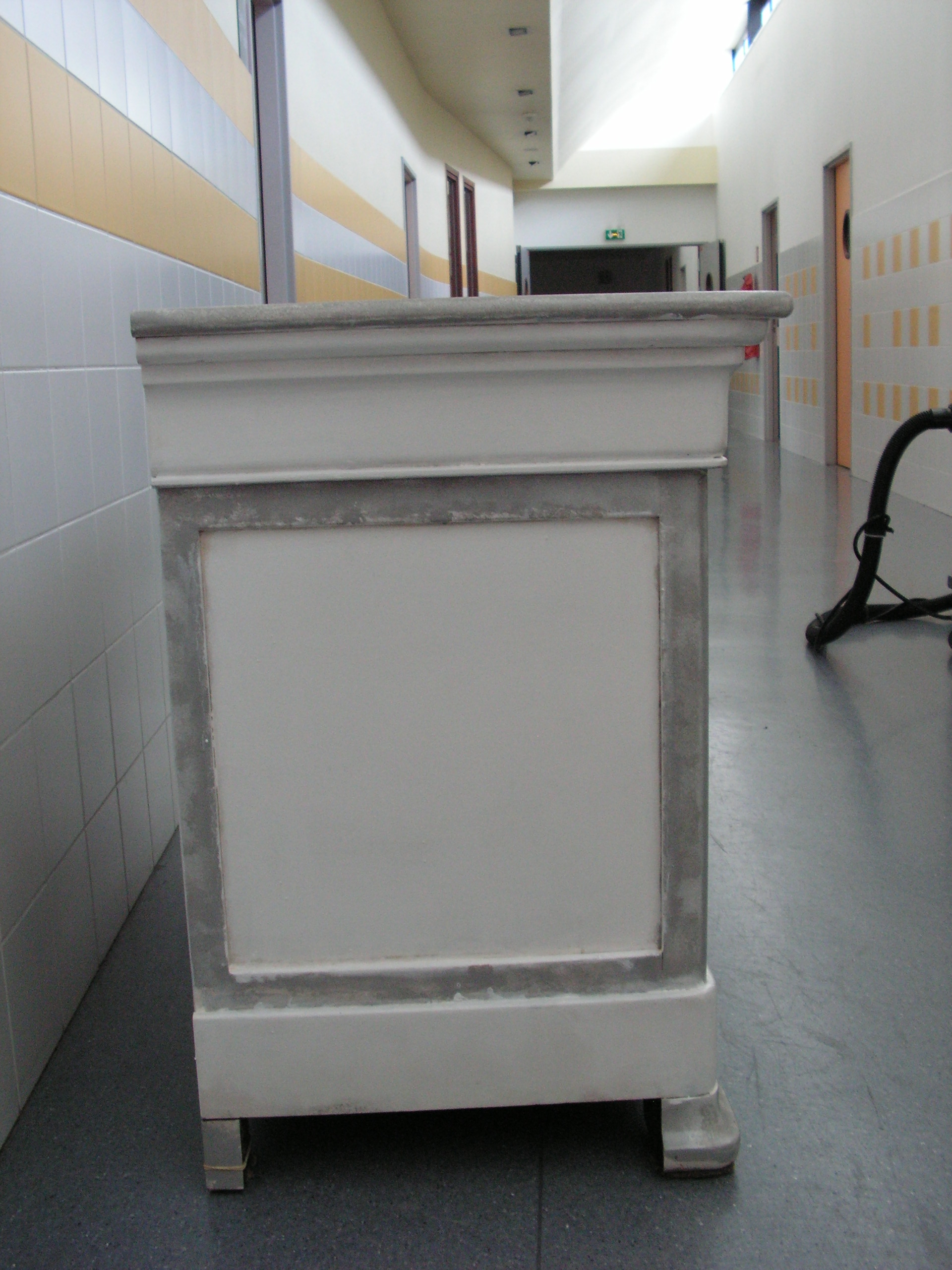 Commode en chêne massif