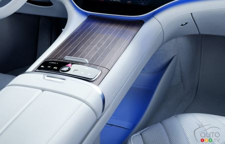 Voiture: Mercedes EQS - Miniature 2