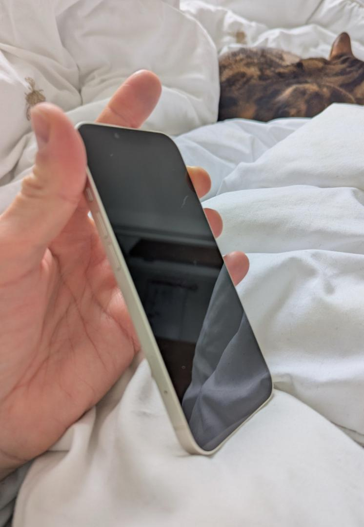 Apple iPhone 13 - 128 Go - Starlight - Débloqué - Parfait état