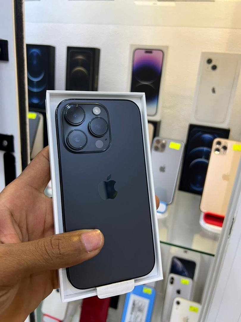 Iphone 14 pro max état neuf taux d'origine
