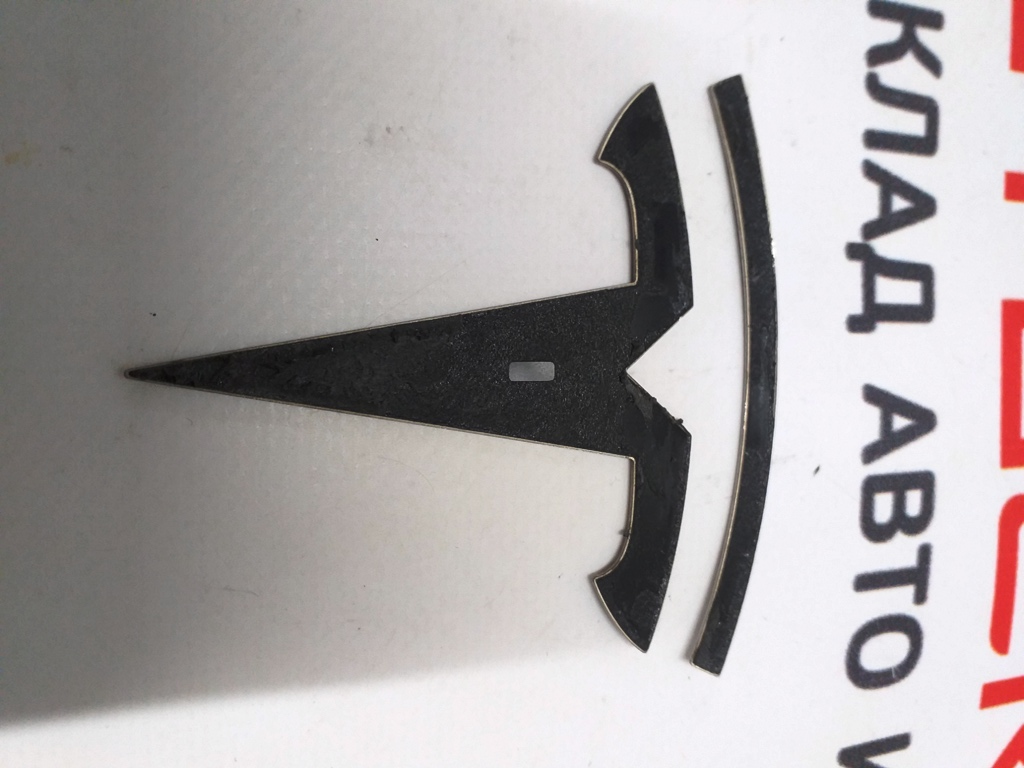 Capot "T" Emblème CHROME Tesla 1494949-00-A