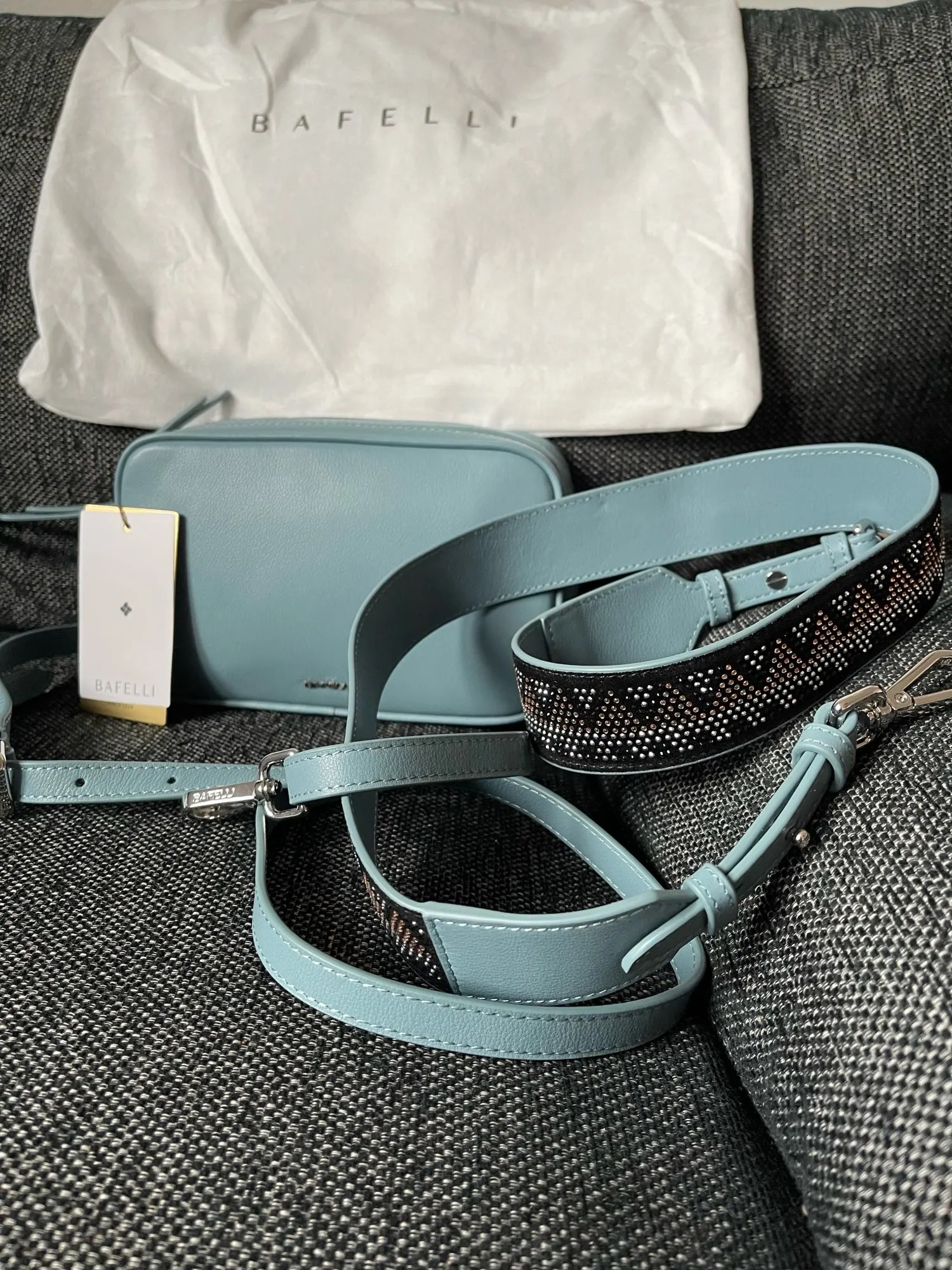 Sac à main mode avec large sangle et fermeture éclair