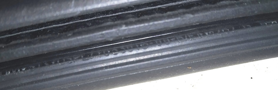 Joint de coffre sous capot Tesla modèle X 1033016-00-D