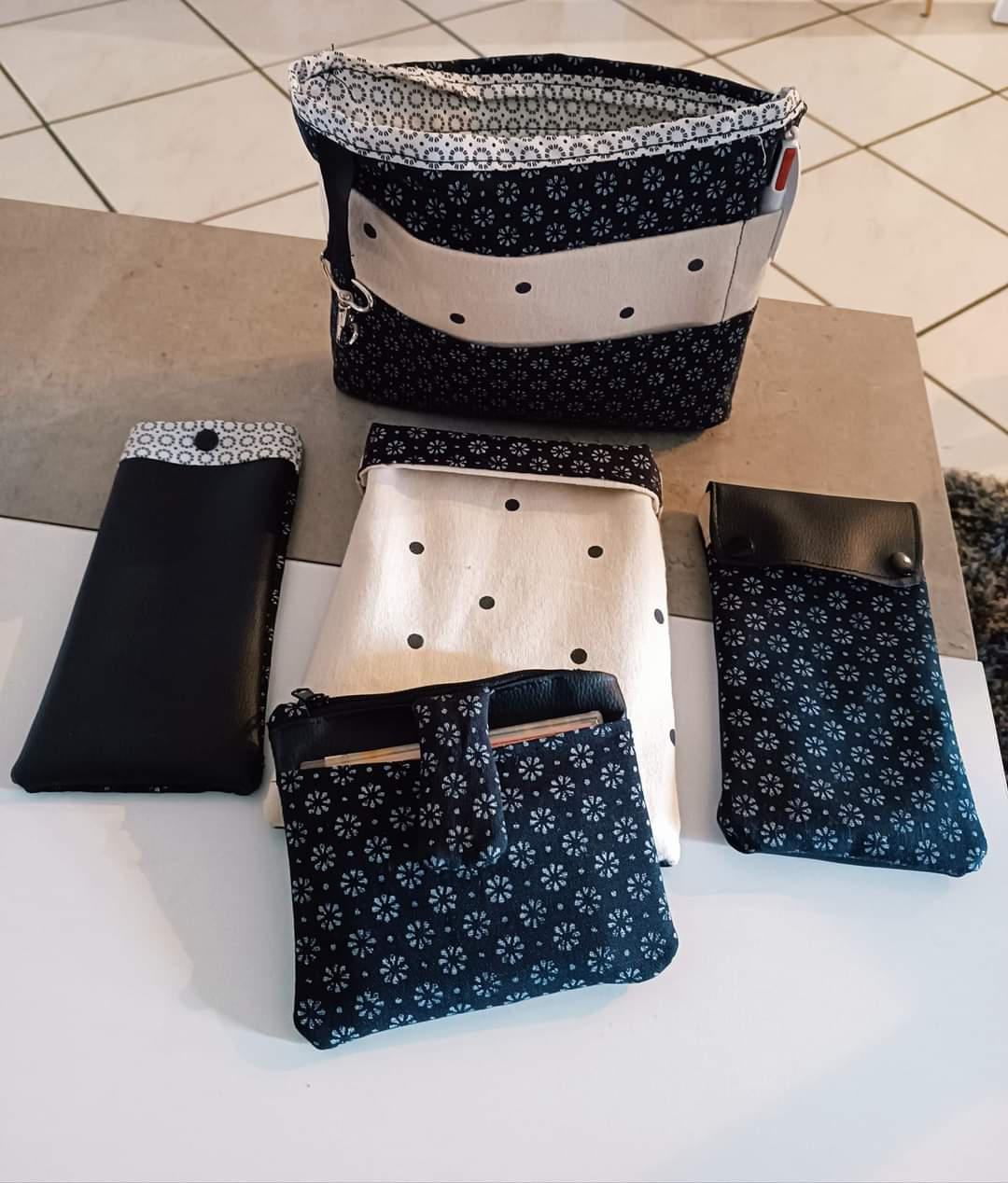 Panière et lingettes
