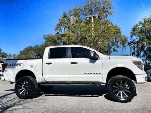 Nissan Titan PRO 4x