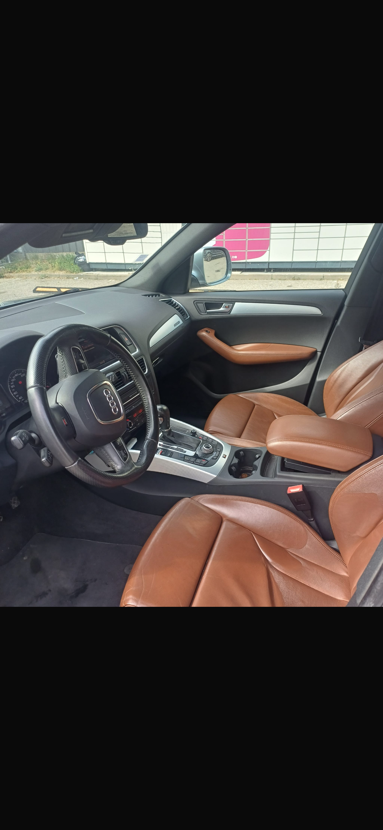 Q5 3l V6 diesel année 2010 très bonne état