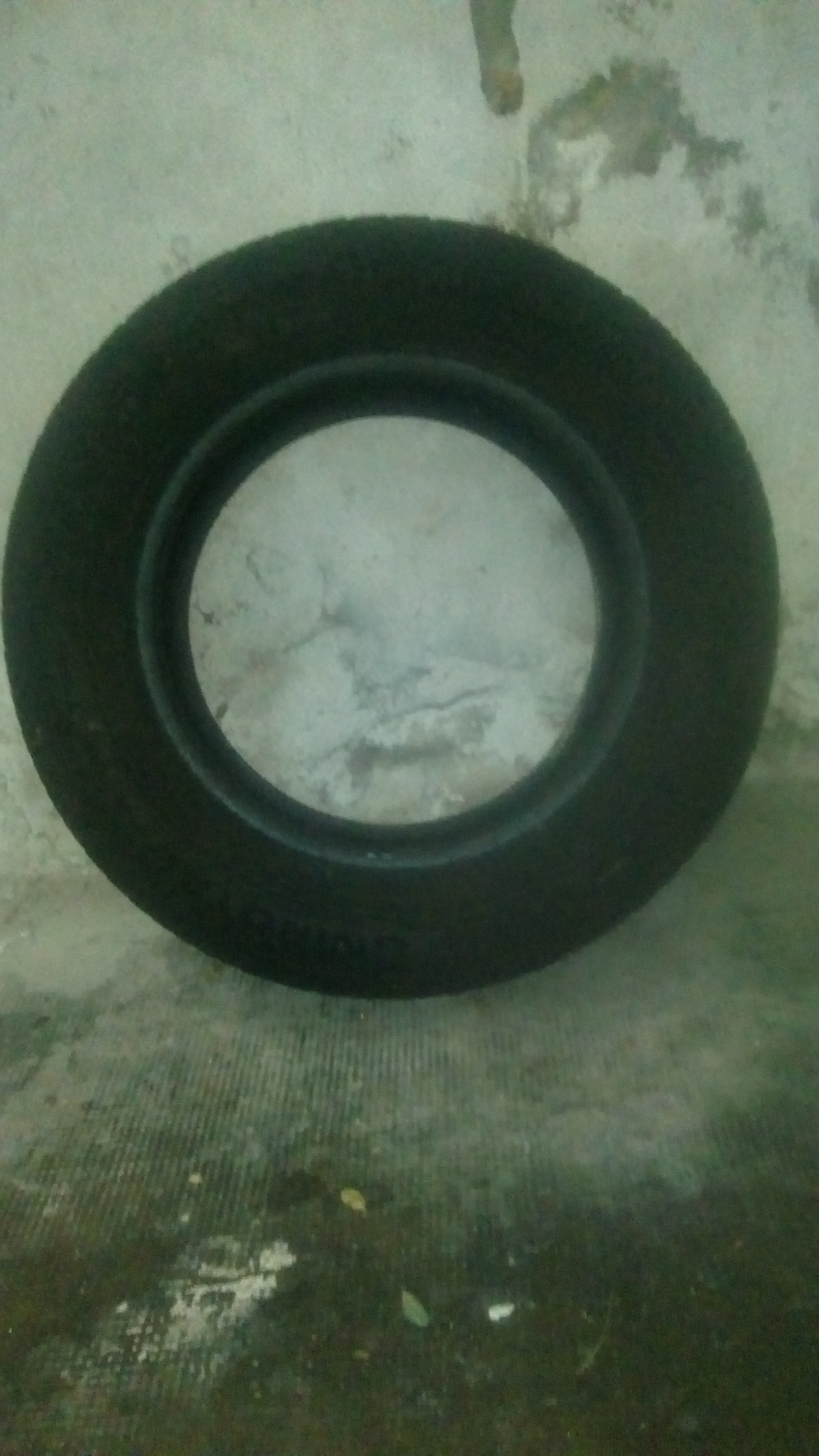 Quatre pneus à vendre