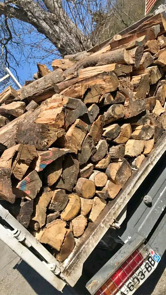 Boi de chauffage disponibles pour ceux qui en on' besoin livraison
gratuite