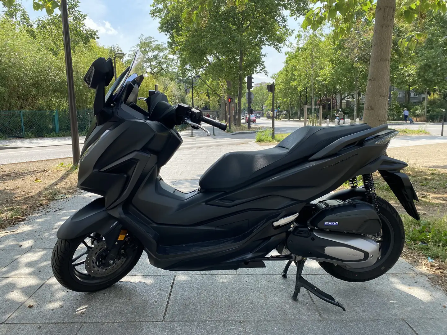 Très propre  Honda Forza 125