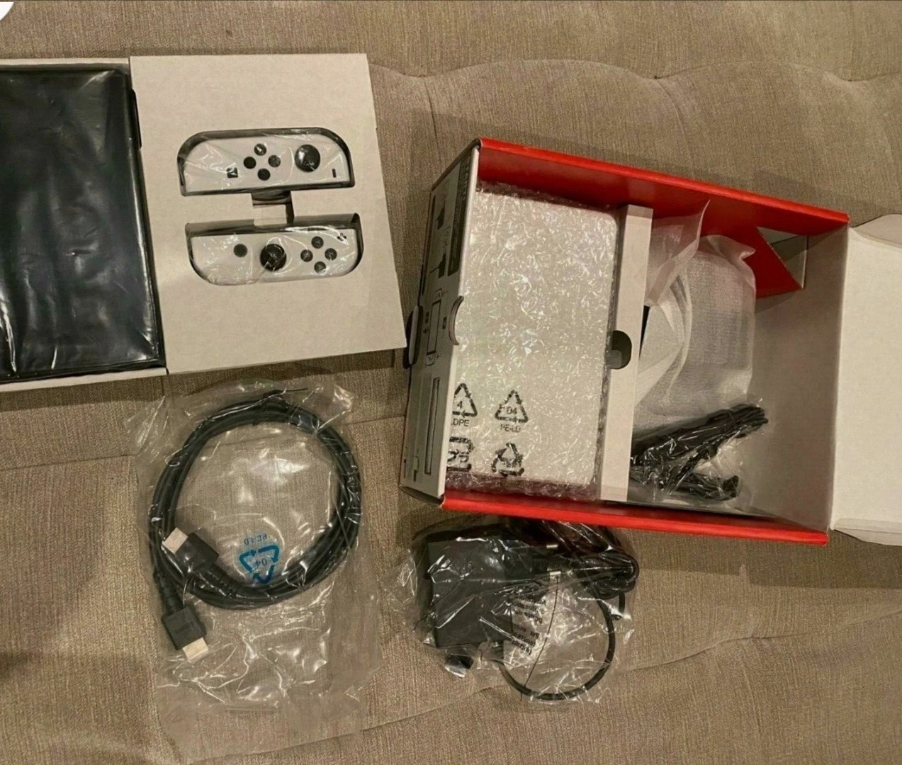 Nintendo Switch OLED - Miniature 2