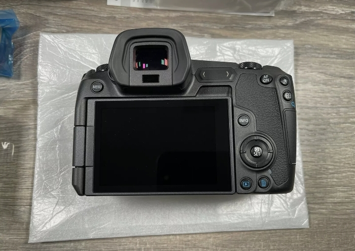 Canon EOS R 30.3Mp