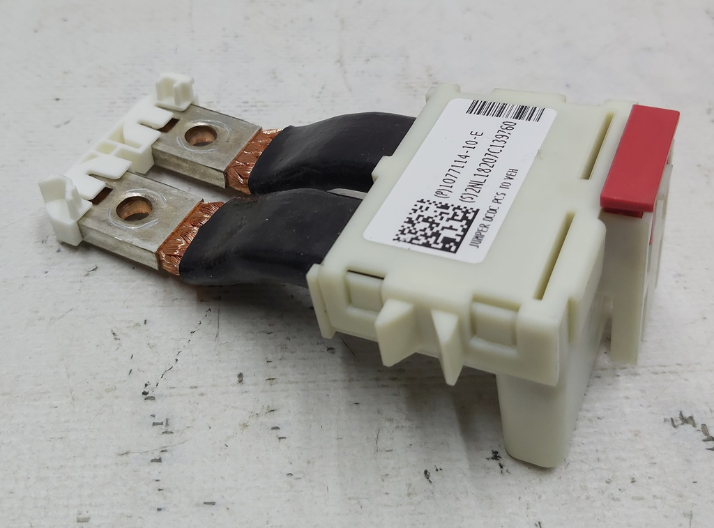 Connecteur basse tension 12 V de DCDC à batterie principale Tesla  1077114-10-E