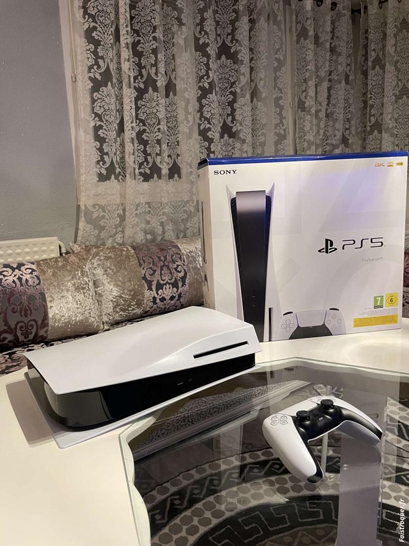 PLAYSTATION 5 - Miniature 2