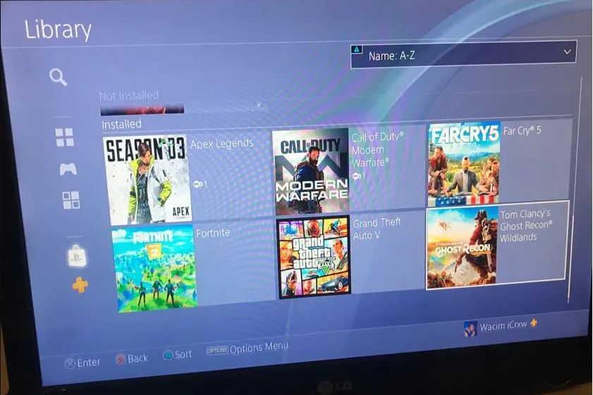 URGENT ! PACK PS4 PRO 1TO + CASQUES ET MANETTE PS4