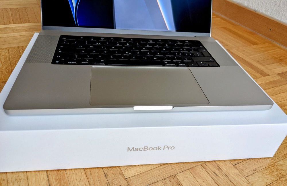 MacBook Pro 16" - Argent MBP 16.2 SL/GPU 16C/16 Go/512G-SWM
