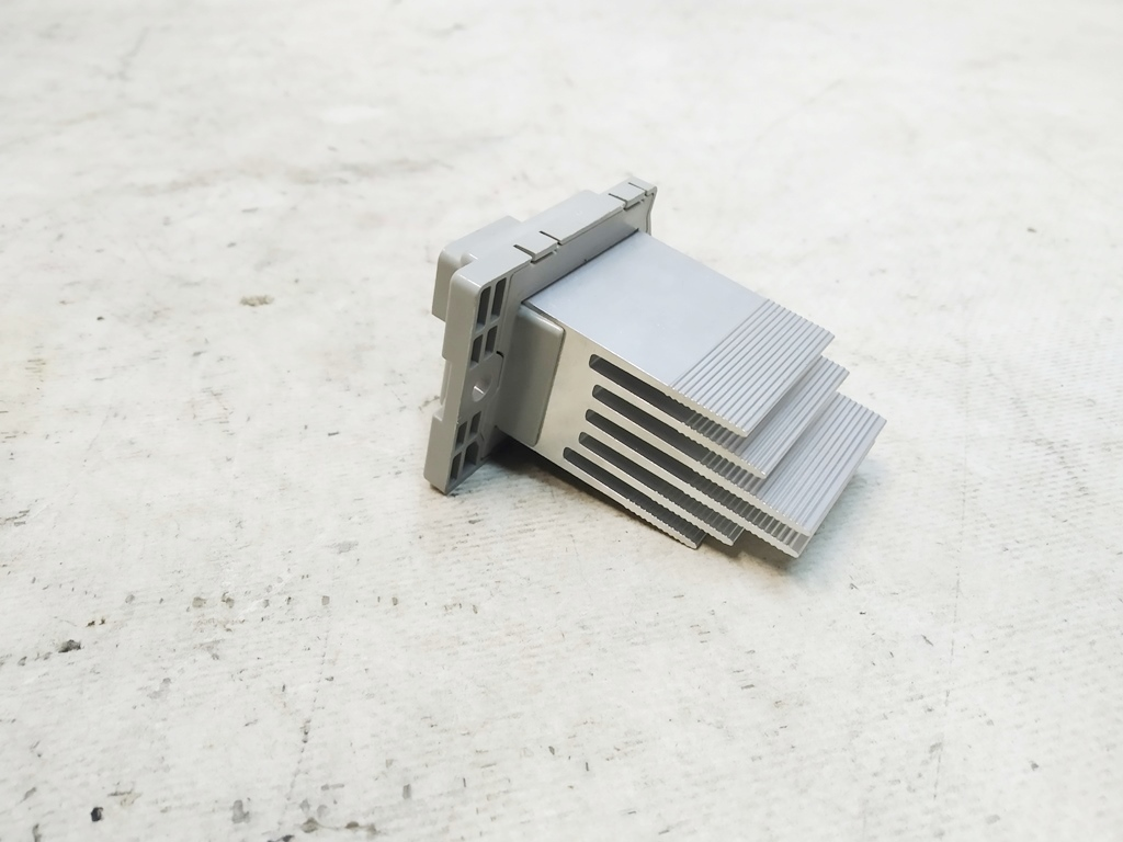 Contrôleur de ventilateur (thermostat) de l'unité de climatisation (poêle) assyTesla  6008246-00-B S