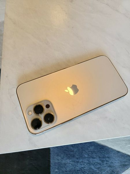 Apple iPhone 13 - 128GB - Midnight (Unlocked)