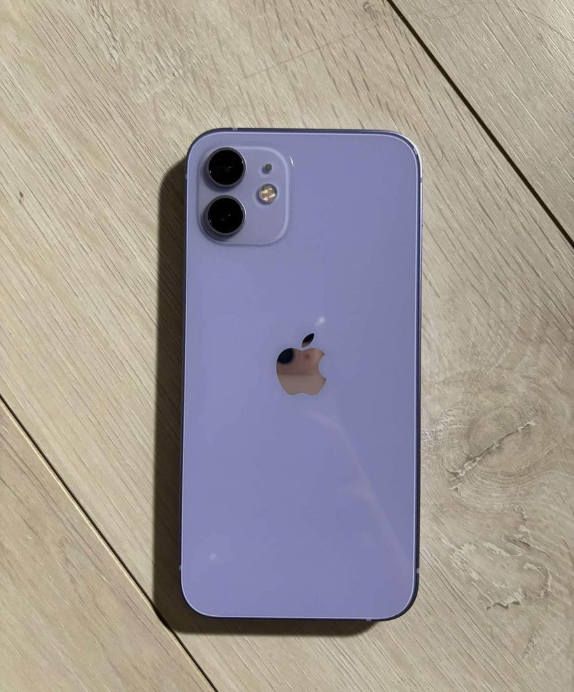 iPhone 12 purple avec boîte et accessoires