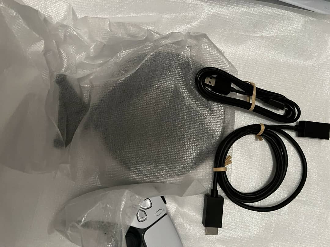 PlayStation 5 en très bonne état - Miniature 2