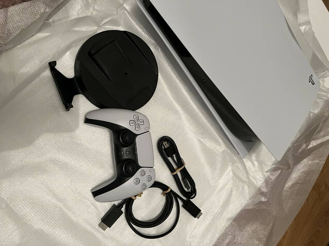 PlayStation 5 en très bonne état - Miniature 3