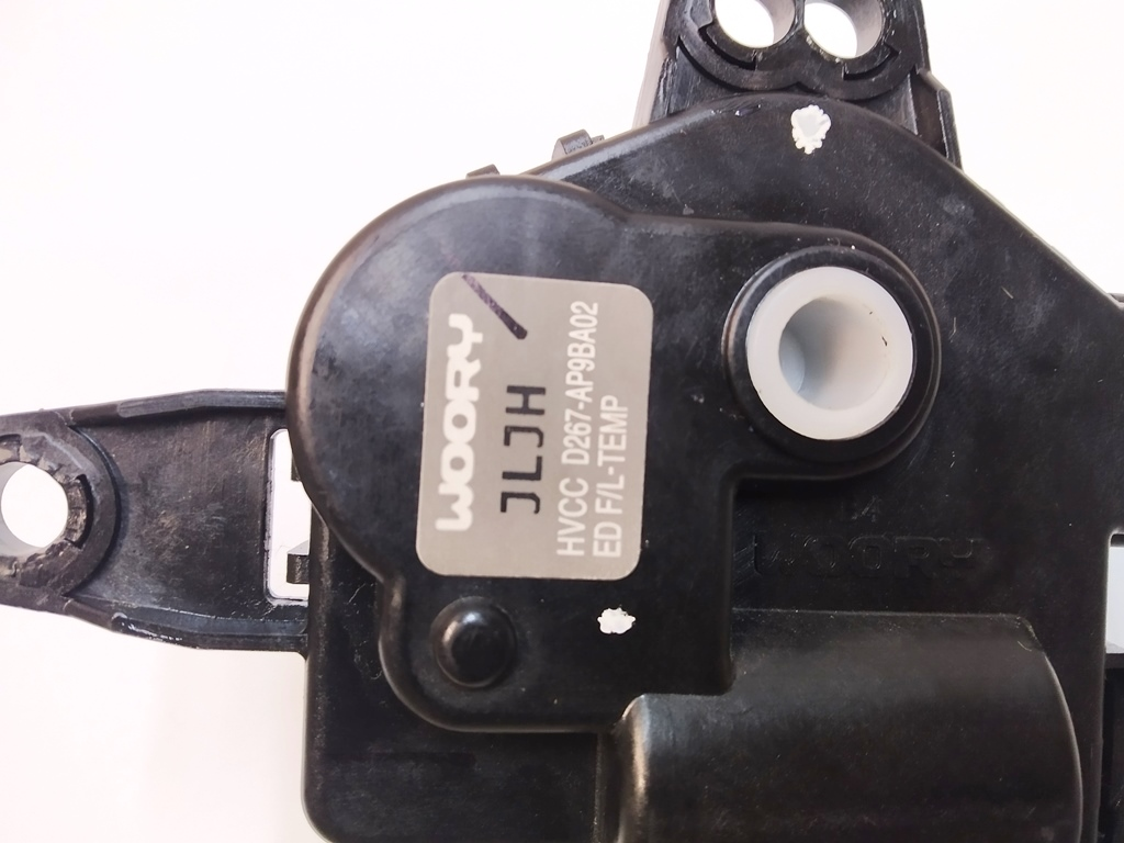 Servomoteur pour unité de climatisation (chauffage) DRIVER TEMP D267-AP9BA02 JLJH Tesla 6008243