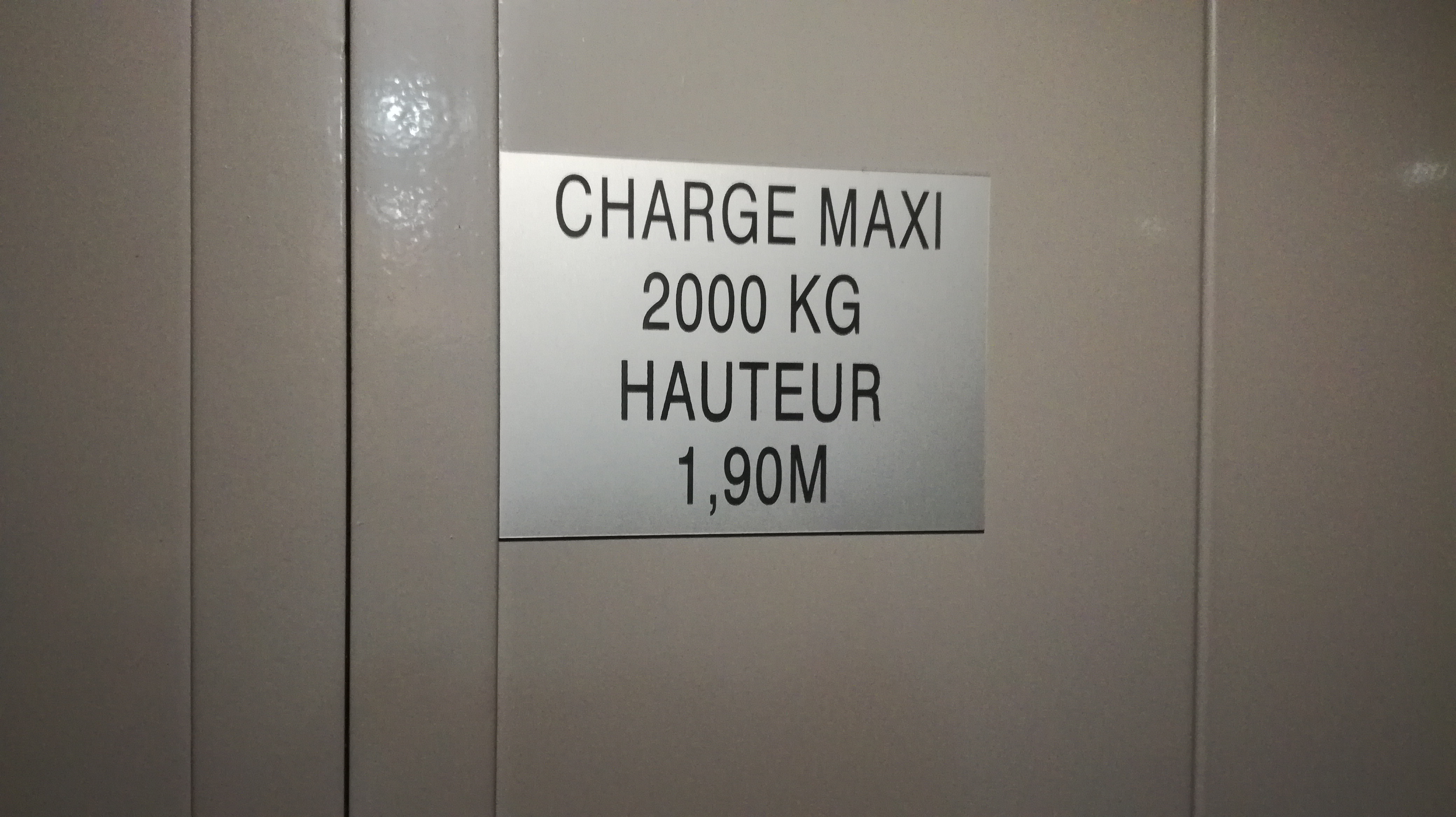 Place parking 750 14ème