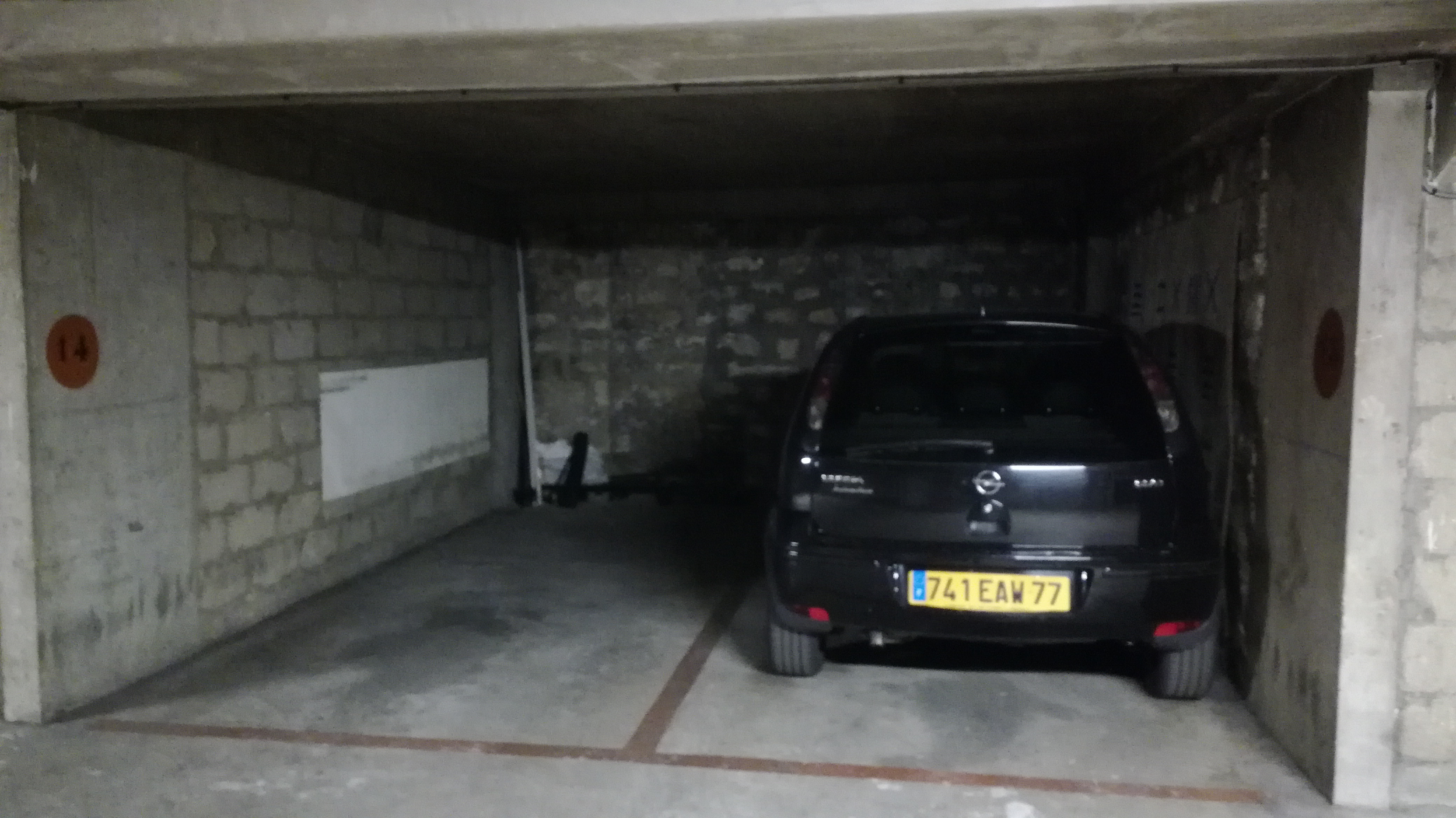 Place parking 750 14ème - Miniature 3