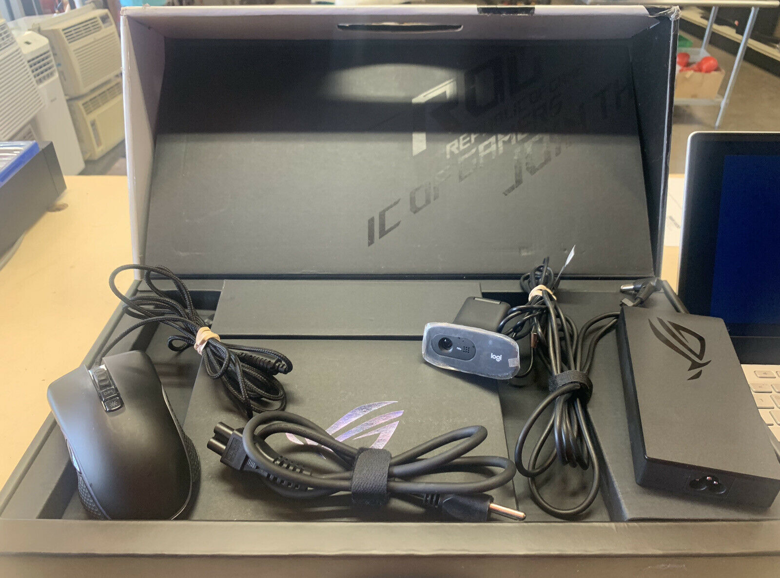 ASUS ROG Zephyrus S17 GX703HM-DB76 17,3" Ordinateur portable de jeu