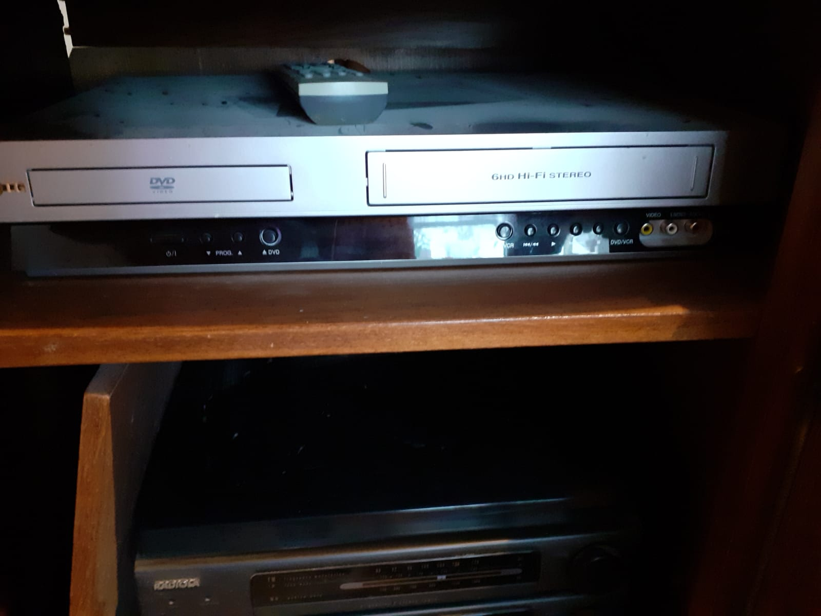Lecteur DVD et  cassettes VHS avec télécommande