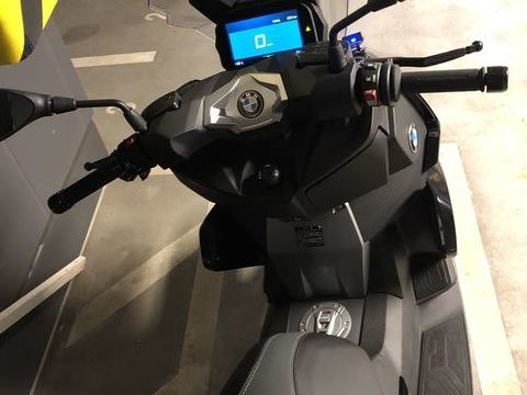 Vente de motos Scooter - Miniature 2