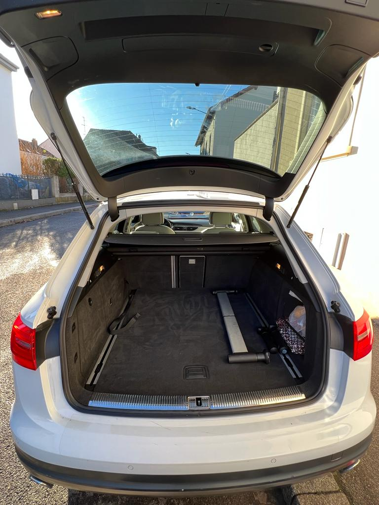 Audi A6 all road - Miniature 3