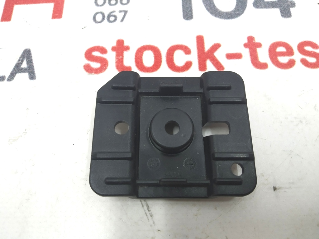 Support de montage de pare-soleil Tesla  1090081-00-E