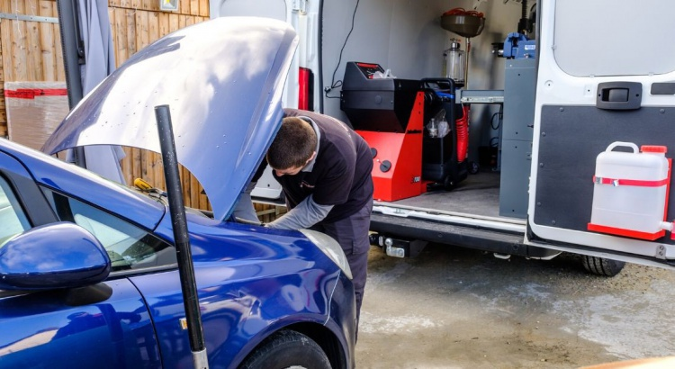 Je suis mécanicien automobile a domicile 30 ans expérience 078824759