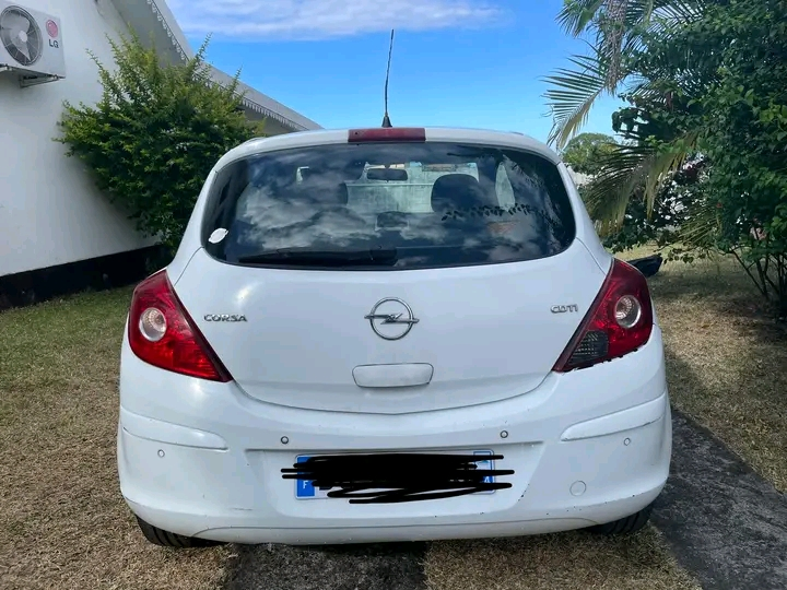 Je mes en vente ma nouvelle voiture Opel Corsa