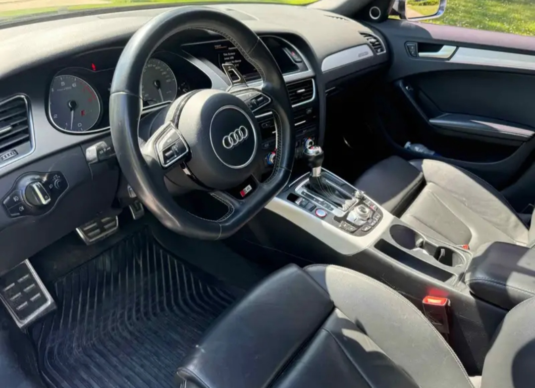 Véhicule AUDI S4 PRESTIGE 2014