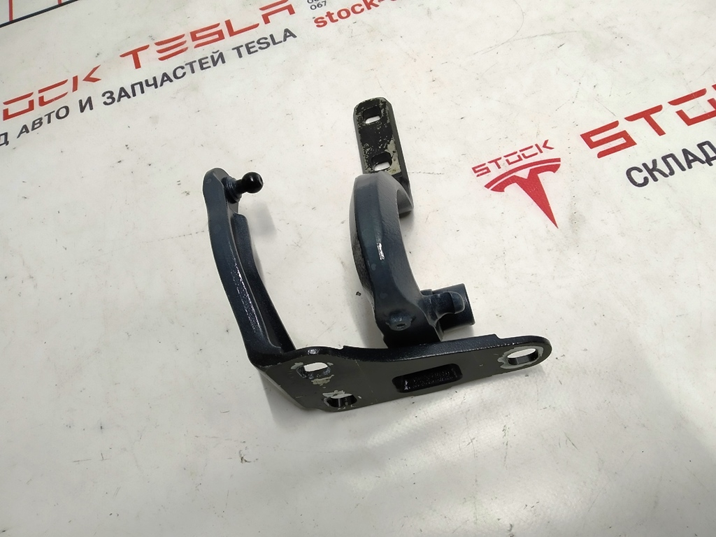 Charnière porte arrière principale arrière droite/porte avant arrière gauche Tesla  1037844-02-Uc