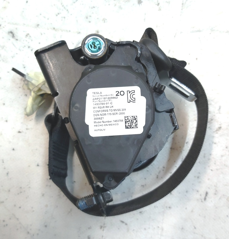Ceinture de sécurité 2e rangée gauche droite BLK Tesla modèle
Y1493784-01-C