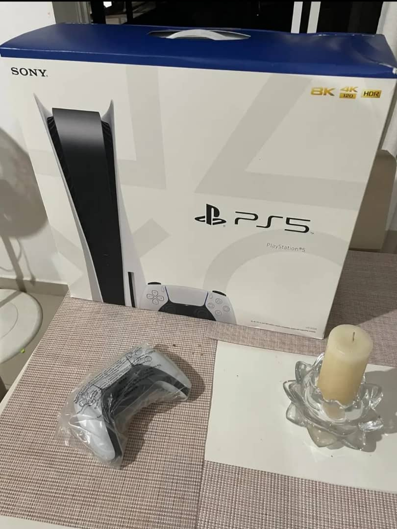 Une PlayStation station 5 - Miniature 9