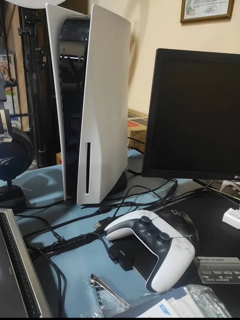 Une PlayStation station 5 - Miniature 8