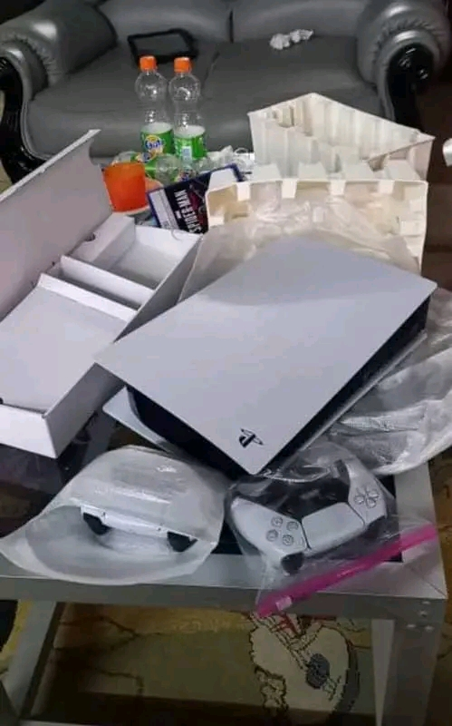 Sony PS5 Digital Edition Console - Miniature 4
