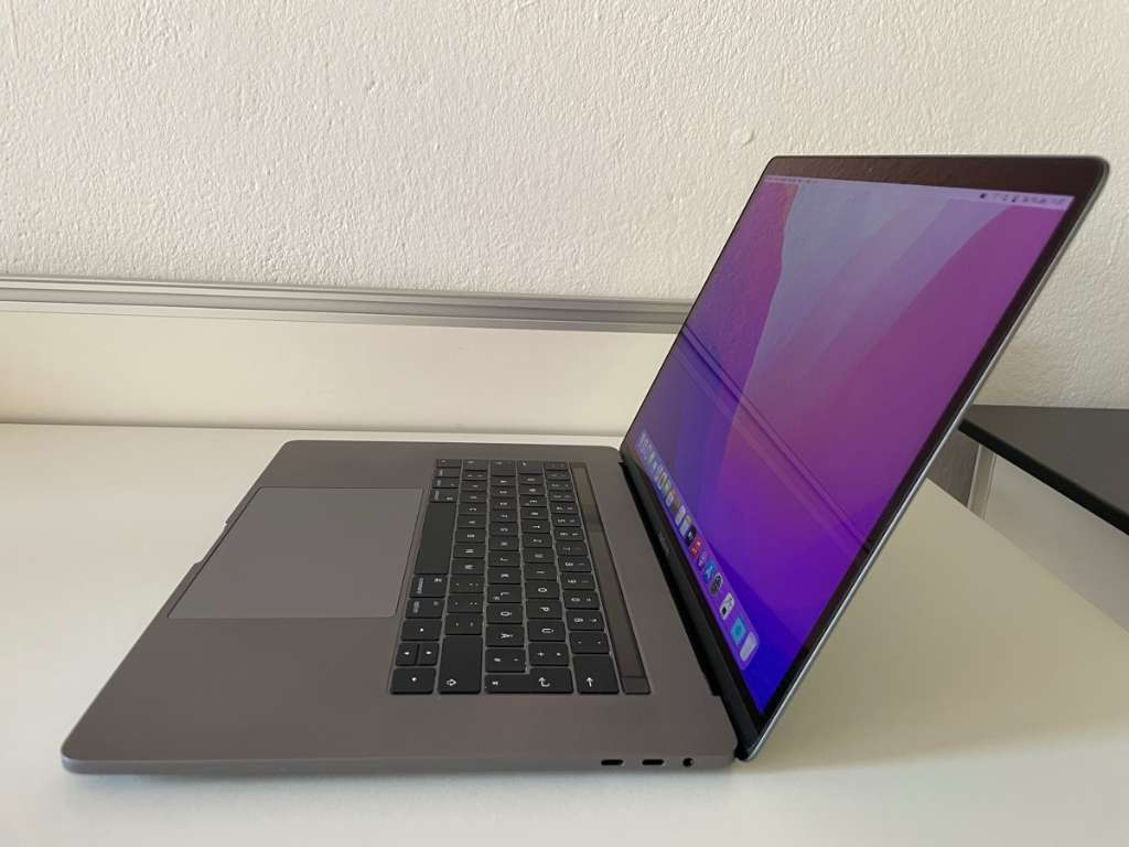Apple MacBook Pro 15, barre tactile, SSD 1 To, i7 quadricœur 2,9 GHz - Miniature 2